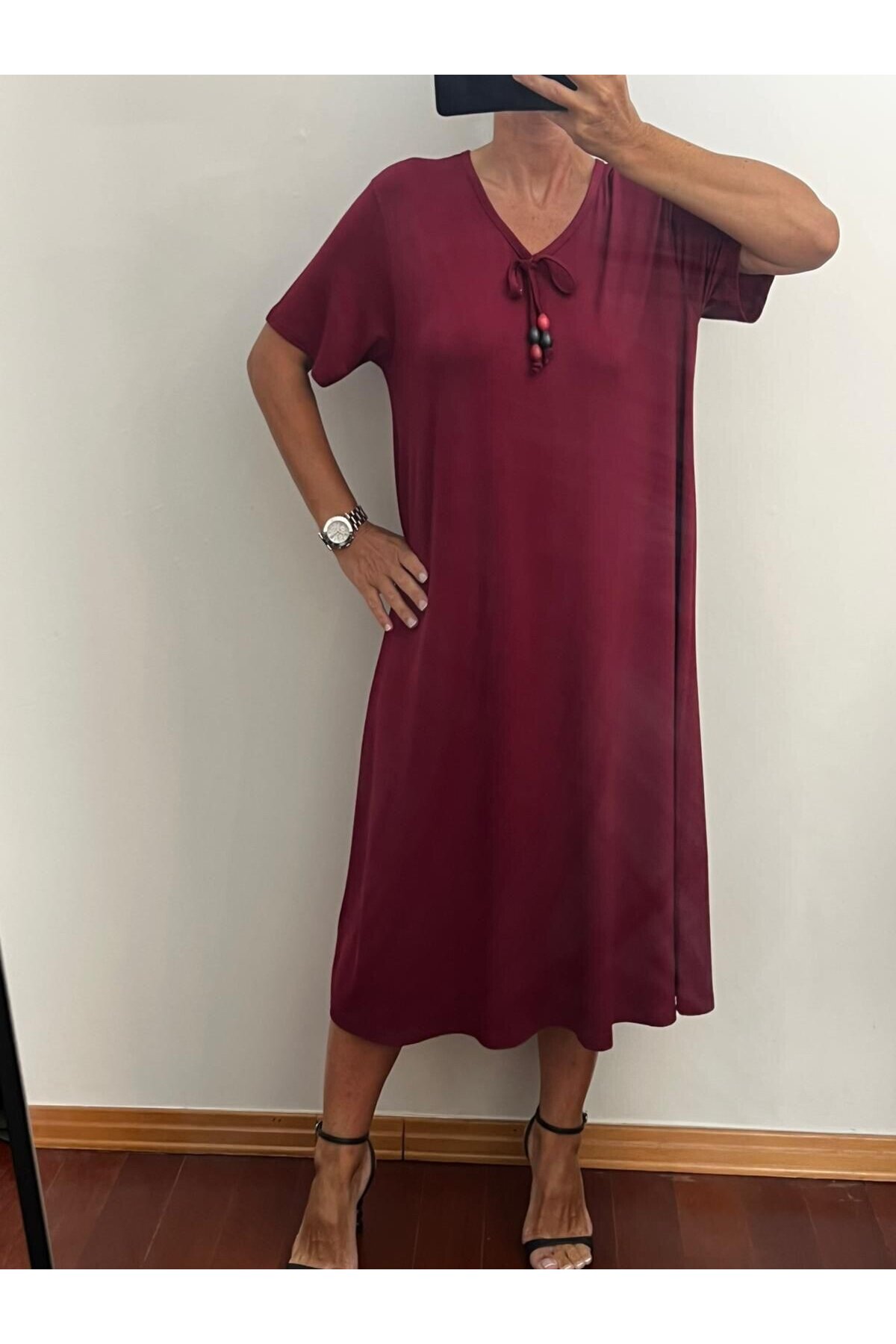 Bordo Renk Boncuk Detaylı Elbise